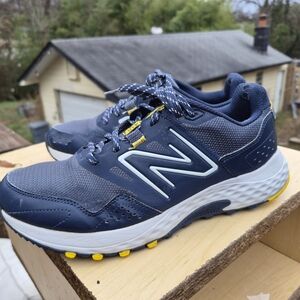New Balance 410 V8 SIZE 8